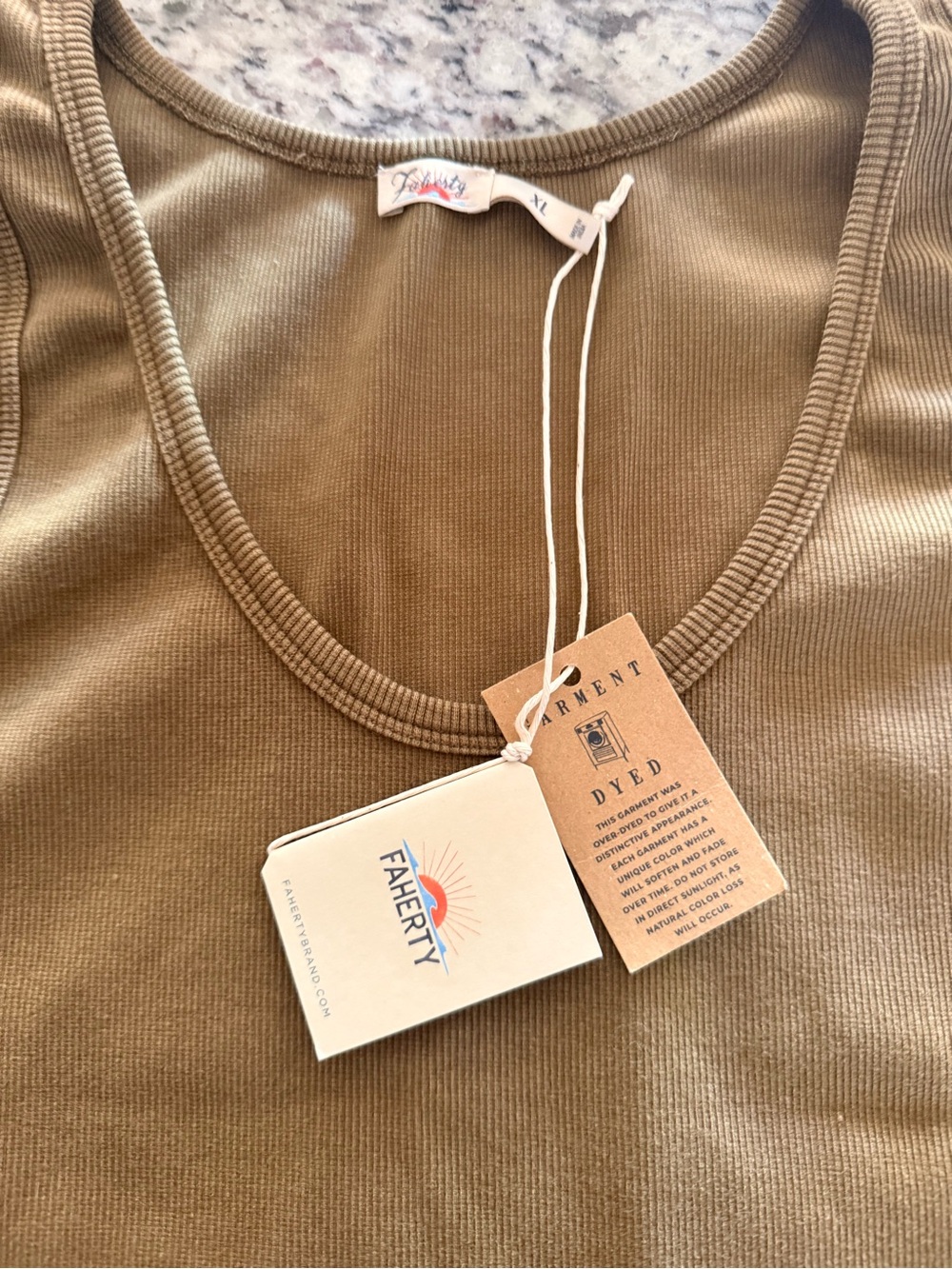 Faherty NWT Tank - Picture 3 of 6